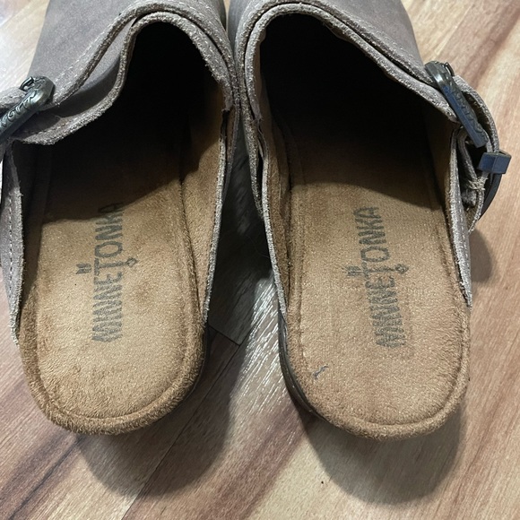 Minnetonka Suede Billie Mules Sz 7 - Picture 9 of 9